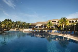 Swimming pool sa o malapit sa Lantana Resort Hotel&Apartments