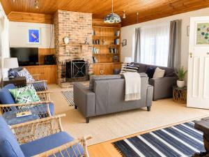 Gallery image of Rosemary Cottage - short walk to Gannet Beach in Bawley Point