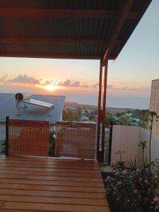 a view from the deck of a house at tite Caz a nou in Saint-Paul +9 photos