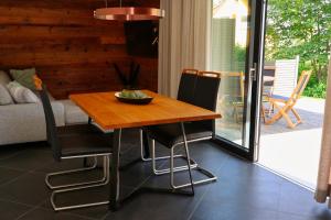 Ruang duduk di YouCube Beierfeld +14 gambar