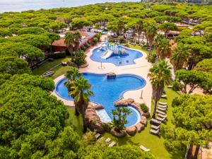 an aerial view of a pool at a resort at Camping Bella Terra in Blanes