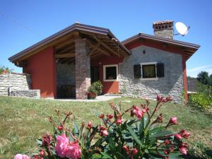 a small house with a chimney on top of it at Cà del Prino in Millesimo