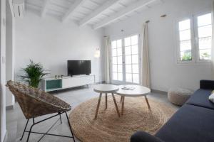A television and/or entertainment centre at Cas Conco