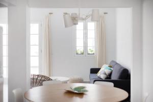 A seating area at Cas Conco
