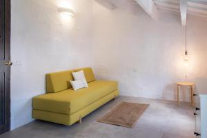 A seating area at Cas Conco
