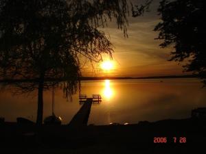 Φωτογραφία από το άλμπουμ του Domek Letniskowy Monika σε Jeziorowskie