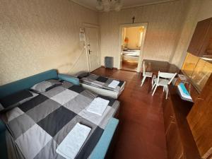 an overhead view of a bedroom with a bed at Pokoje Zbąszynek in Zbąszynek
