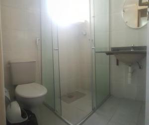 Kylpyhuone majoituspaikassa Apartamento Ubatuba