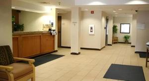 a lobby of a hospital with a waiting room at Flagstaff Hotel in Flagstaff +85 photos