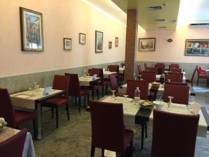 Restoran atau tempat lain untuk makan di Hotel Ragno D'Oro