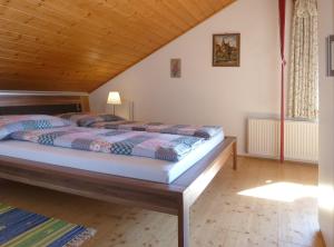 Postel nebo postele na pokoji v ubytování Ferienwohnung Eichler