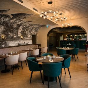 En restaurant eller et andet spisested på GW Danube Hotel