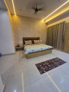 Gallery image of Sonawala Grand - Near Kaal Bhairav temple #Lift #Dining & restaurant in Varanasi +36 photos