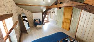 an overhead view of a room in a tiny house at Gîte de l'Aiguillier in Castelnau-de-Montratier