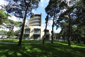 Budynek, w którym mieści się hotel