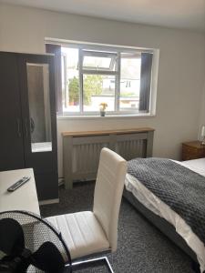 Gallery image of Ensuite room dudley in Dudley
