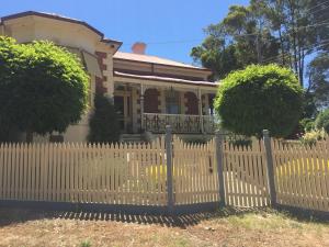 Gallery image of Paisley Villa, Circa 1893 in Castlemaine