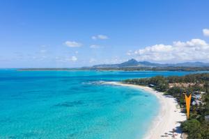 an aerial view of a beach and the ocean at Beach Escape in Trou d'Eau Douce
