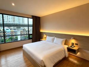 เตียงในห้องที่ 35 Bow Hotel +35 ภาพ