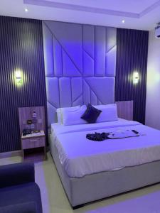 Gallery image of Triple H Hotel and Suites in Ekete