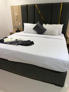 Gallery image of Triple H Hotel and Suites in Ekete