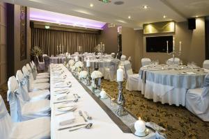 Gallery image of Red Hall Hotel in Walmersley