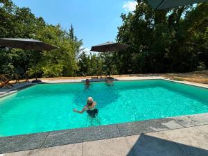 Swimmingpoolen hos eller tæt på Villa Roccollina