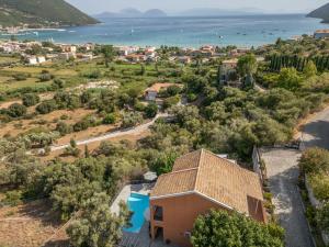 an image of a house with a view of the ocean at Villa Agrielia in Póndi