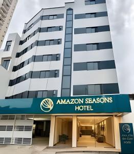 an office building with the amazon seasons hotel at Hotel Amazon Seasons VN in Belém +13 photos