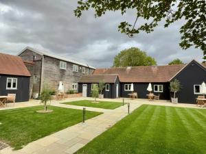 a view of the courtyard of a house at Foxglove in Bicester