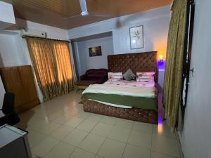 תמונה מהגלריה של Hotel Caledonian בLapaz
