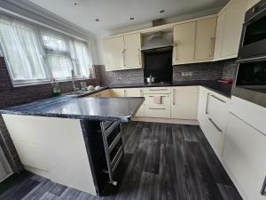 Gallery image of ELC Clockhouse Holiday Home in Havering atte Bower
