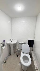 ห้องน้ำของ Sevan Hotel Дом отдыха +8 ภาพ