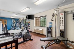 a gym with cardio equipment in a room at Comfort Inn & Suites Midtown in Ruidoso