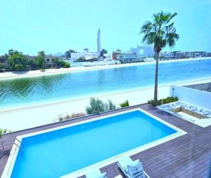 Signature Luxury Palm Villa-Private Pool&Elevator