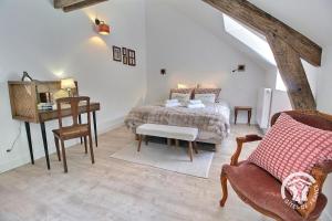 Llit o llits en una habitació de Kerdaniel
