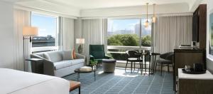 Area tempat duduk di Kimpton Marlowe by IHG