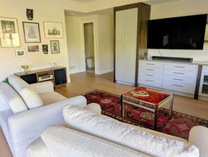 Gallery image of Forty Winks Bed & Breakfast in Kelowna +12 photos