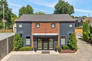 a home with a black house at The Germantown Inn in Nashville