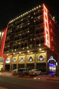 Bangunan di mana terletaknya aparthotel ini