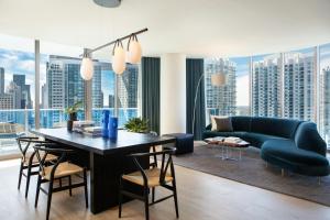 Χώρος καθιστικού στο Kimpton EPIC Hotel by IHG
