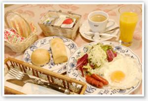 Frühstücksoptionen für Gäste der Unterkunft Shinmaebashi Station Hotel