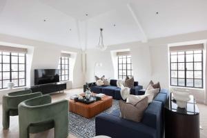 TV i/ili multimedijalni sistem u objektu Parthenon Vista Apartments