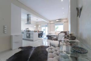 Kuhinja ili čajna kuhinja u objektu Parthenon Vista Apartments