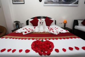 Letto o letti in una camera di Thamel Eco Resort