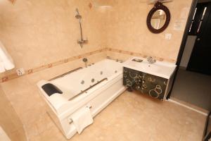 Bagno di Thamel Eco Resort