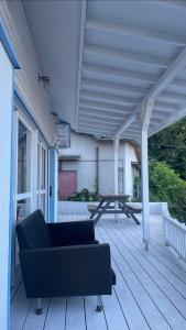 Parveke tai terassi majoituspaikassa Tiny House Onomichi 1 kuva lisää