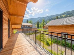 a balcony with a view of the mountains at Verditzblick in Afritz