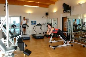 Fitness centrum a/nebo fitness zařízení v ubytování Hotel GIP