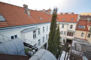 Zgradba, v kateri se nahaja apartma